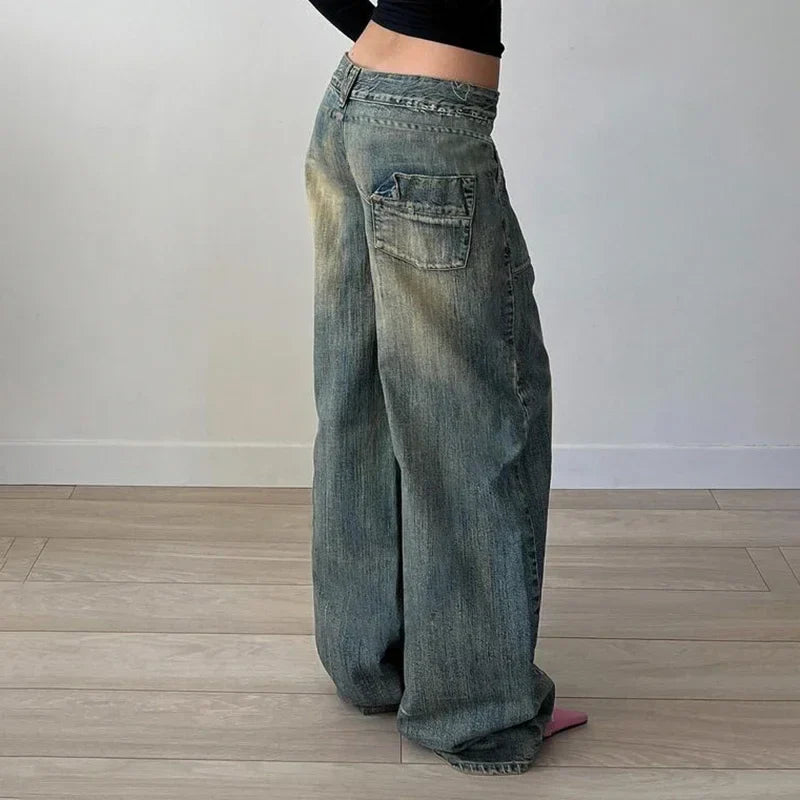 ג׳ינס רחב בשטיפה משופשפת